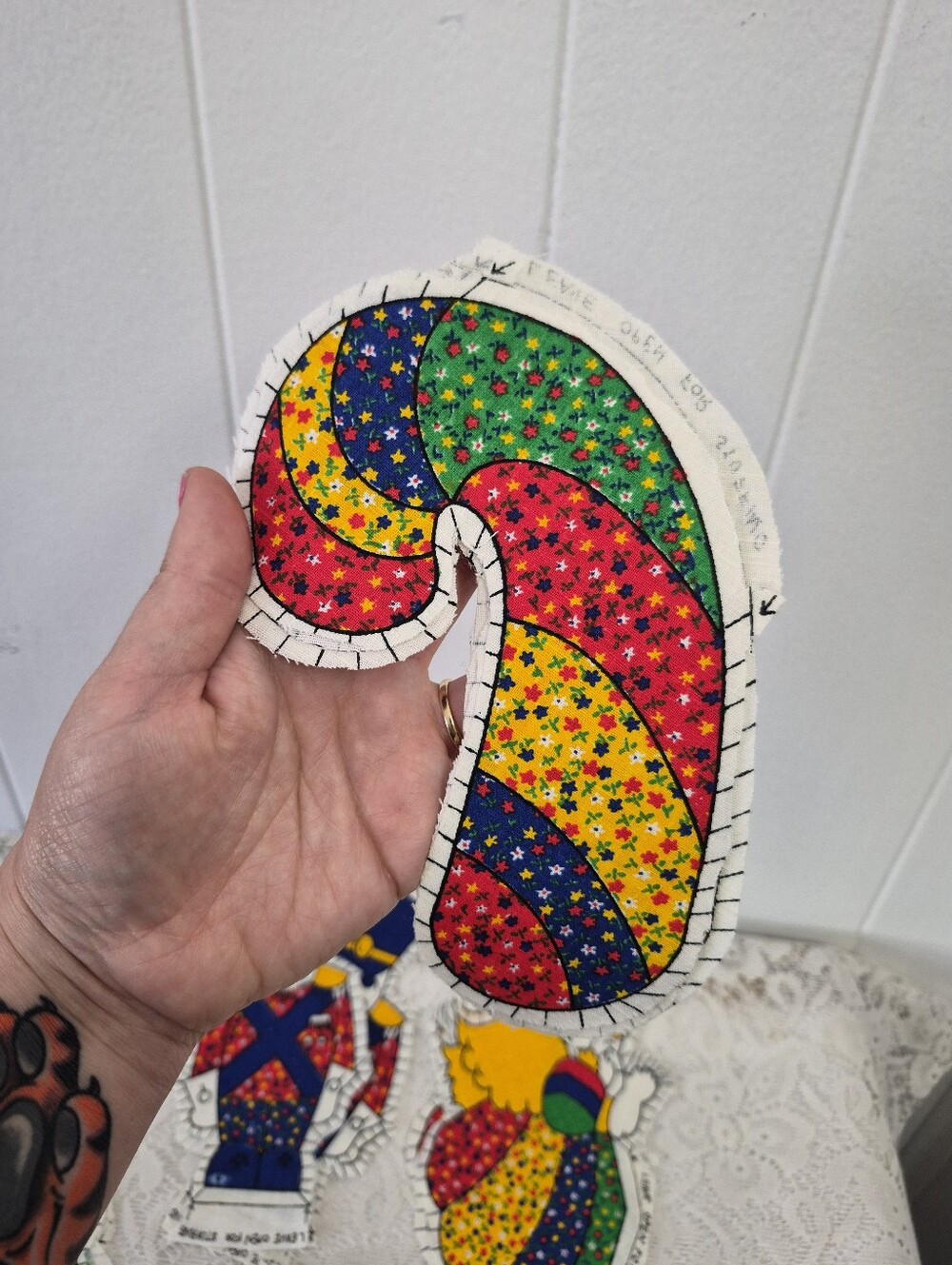 70s Cut And Sew Ornaments - Picture 4 of 8